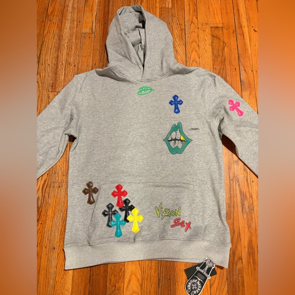 Grey hoodie with colorful cross and lips design #loungewear #skater